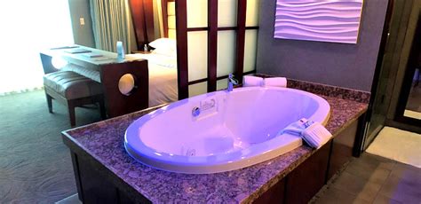 jacuzzi in the room hotel near me|20 Beautiful Hotels With Jacuzzis in Room .